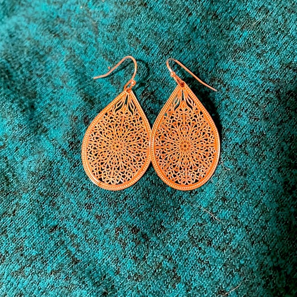 silver tear drop earrings - Picture 3 of 3